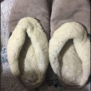 Women beautiful slippers size medium